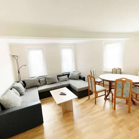 Fully Equipped Spacious Worker Lejlighed