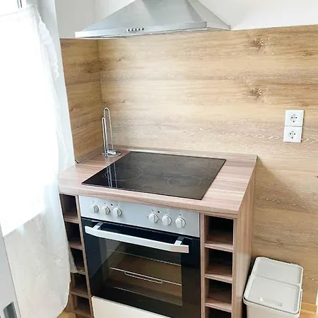 Fully Equipped Flat With *3br* + *1lr* Apolda